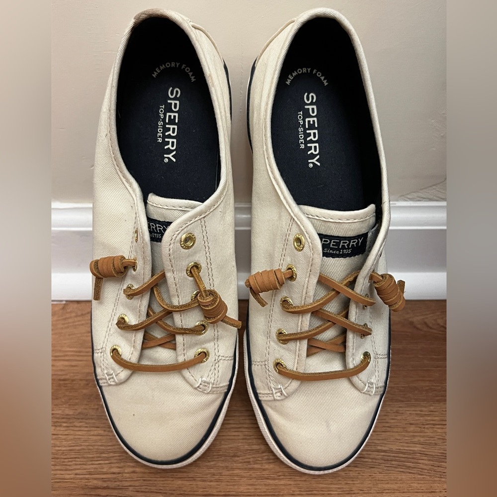 Sperry Top-Sider with Memory Foam. Size 8.5m (medium width)